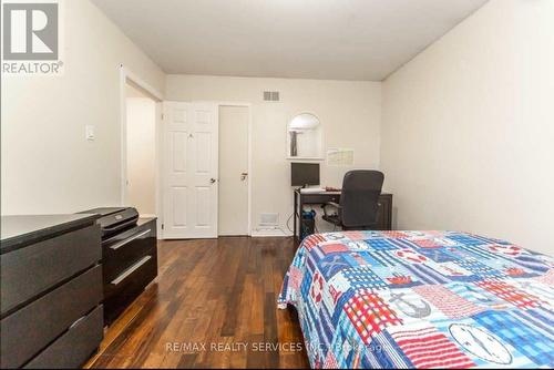 15 Athlone Avenue, Brampton, ON - Indoor Photo Showing Bedroom