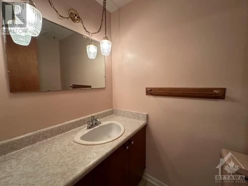 145 Rutherford Court, Kanata, ON - Indoor Photo Showing Bathroom