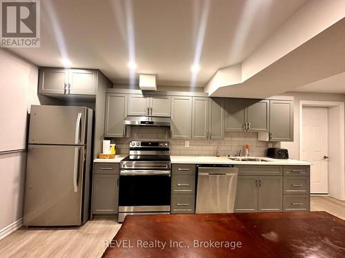 Lower - 186 Mccabe Avenue N, Welland (773 - Lincoln/Crowland), ON - Indoor Photo Showing Kitchen