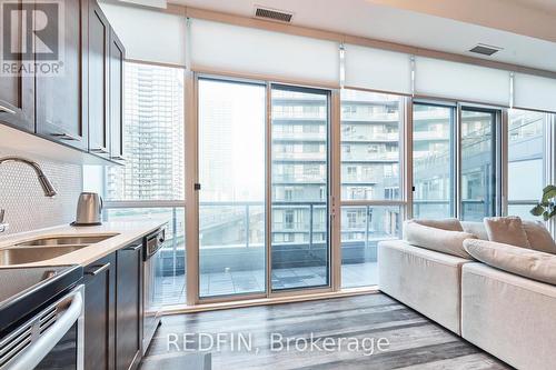 721 - 20 Bruyeres Mews, Toronto, ON - Indoor Photo Showing Kitchen With Double Sink