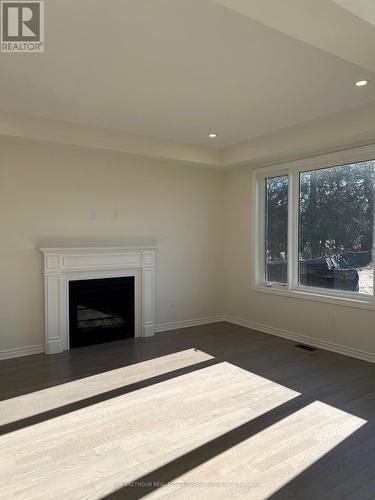 6 Forestlane Way, Scugog, ON - Indoor Photo Showing Living Room With Fireplace