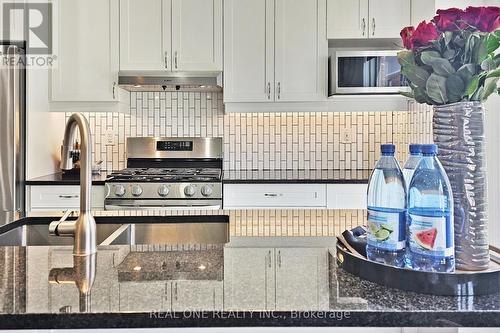 111 Barkerville Drive, Whitby, ON - Indoor Photo Showing Kitchen With Stainless Steel Kitchen With Upgraded Kitchen