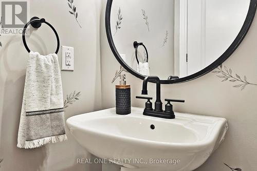 111 Barkerville Drive, Whitby, ON - Indoor Photo Showing Bathroom