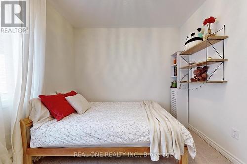 111 Barkerville Drive, Whitby, ON - Indoor Photo Showing Bedroom