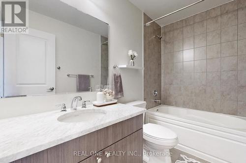 111 Barkerville Drive, Whitby, ON - Indoor Photo Showing Bathroom