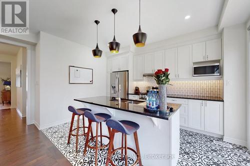 111 Barkerville Drive, Whitby, ON - Indoor Photo Showing Kitchen