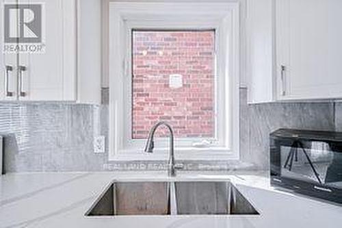 39 Roy Rainey Avenue, Markham, ON - Indoor Photo Showing Kitchen With Double Sink