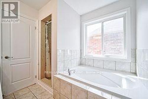 39 Roy Rainey Avenue, Markham, ON - Indoor Photo Showing Bathroom