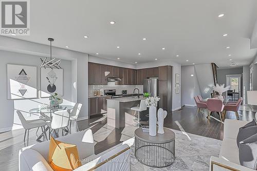 35 Thornapple Lane, Richmond Hill, ON - Indoor Photo Showing Dining Room