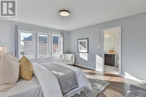 35 Thornapple Lane, Richmond Hill, ON - Indoor Photo Showing Bedroom