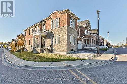 35 Thornapple Lane, Richmond Hill, ON - Outdoor With Facade