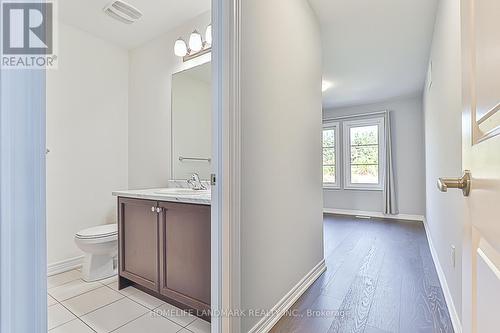 35 Thornapple Lane, Richmond Hill, ON - Indoor Photo Showing Bathroom