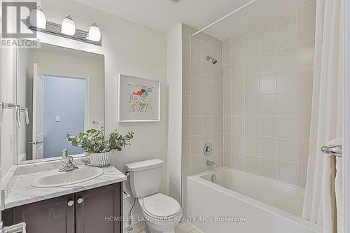 35 Thornapple Lane, Richmond Hill, ON - Indoor Photo Showing Bathroom