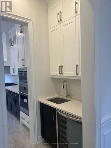 47 Bush Ridges Avenue, Richmond Hill, ON - Indoor Photo Showing Kitchen