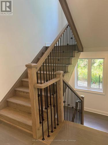 47 Bush Ridges Avenue, Richmond Hill, ON - Indoor Photo Showing Other Room