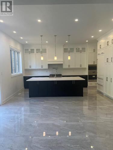 47 Bush Ridges Avenue, Richmond Hill, ON - Indoor Photo Showing Kitchen