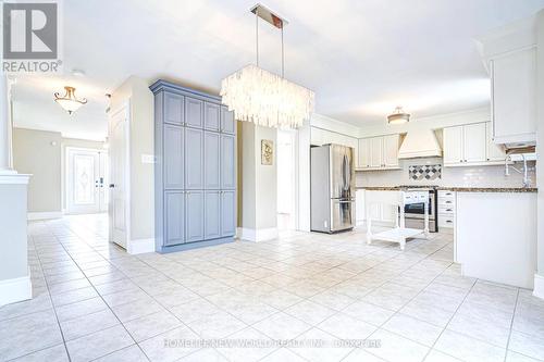 10 Rebecca Court, Barrie, ON - Indoor Photo Showing Kitchen