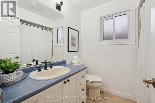 2 Blossom Avenue, Brampton, ON - Indoor Photo Showing Bathroom