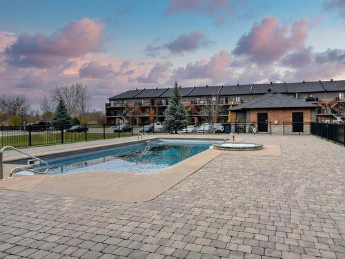 Piscine - 3469 Boul. St-Elzear O., Laval (Chomedey), QC - Outdoor With In Ground Pool