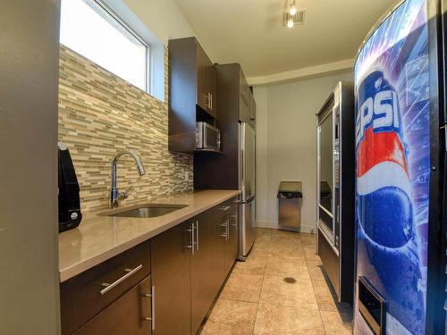 Salle communautaire - 1505-639 Rue Robert-Élie, Laval (Laval-Des-Rapides), QC - Indoor Photo Showing Kitchen