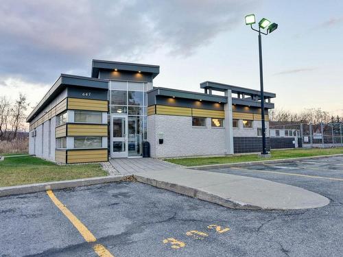 Salle communautaire - 1505-639 Rue Robert-Élie, Laval (Laval-Des-Rapides), QC - Outdoor