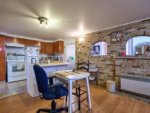 Logement - 345 Rue St-Paul, Blainville, QC - Indoor Photo Showing Kitchen