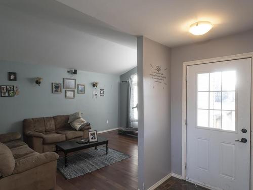 7 Peuramaki Bridge Loop, Kaministiquia, ON - Indoor Photo Showing Living Room