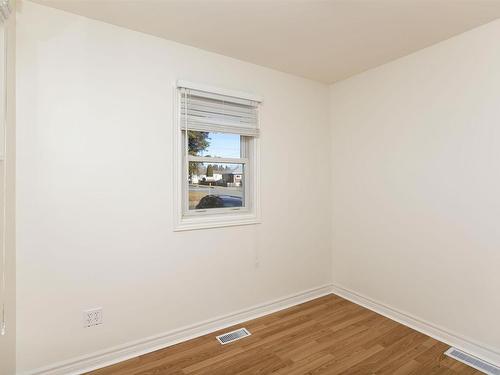 525 Leslie Avenue, Thunder Bay, ON - Indoor Photo Showing Other Room