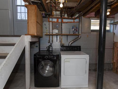 525 Leslie Avenue, Thunder Bay, ON - Indoor Photo Showing Laundry Room