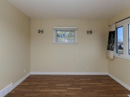 525 Leslie Avenue, Thunder Bay, ON - Indoor Photo Showing Other Room