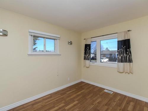 525 Leslie Avenue, Thunder Bay, ON - Indoor Photo Showing Other Room