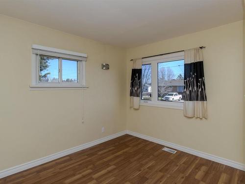 525 Leslie Avenue, Thunder Bay, ON - Indoor Photo Showing Other Room