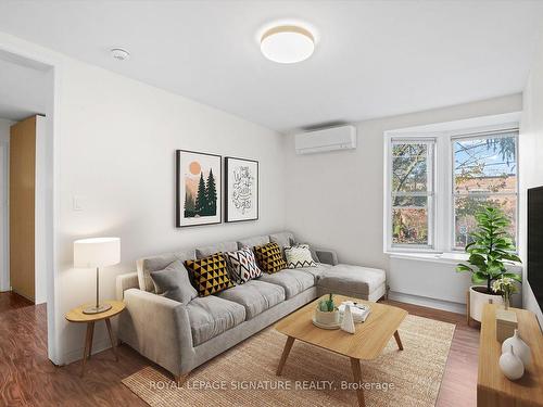 2-2563 Dundas St, Toronto, ON - Indoor Photo Showing Living Room