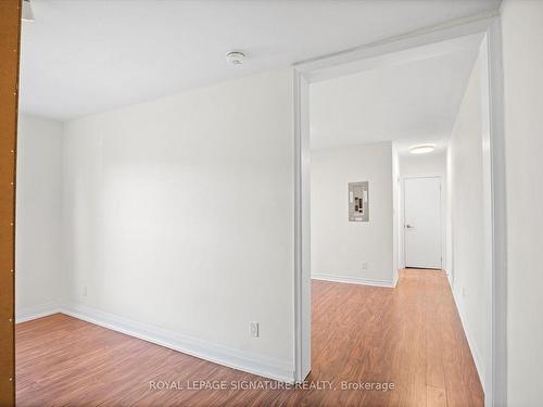 2-2563 Dundas St, Toronto, ON - Indoor Photo Showing Other Room