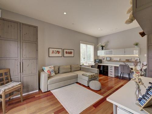 Bureau - 8 Rue De Rambouillet, Blainville, QC - Indoor Photo Showing Living Room