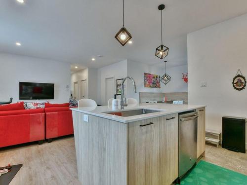 Kitchen - 3180 Rue Cartier, Sainte-Marthe-Sur-Le-Lac, QC - Indoor Photo Showing Kitchen