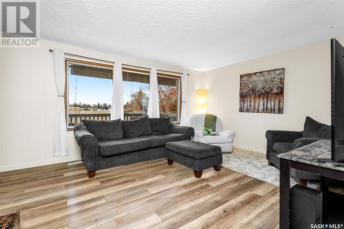 1309 King Crescent, Moose Jaw, SK - Indoor Photo Showing Living Room