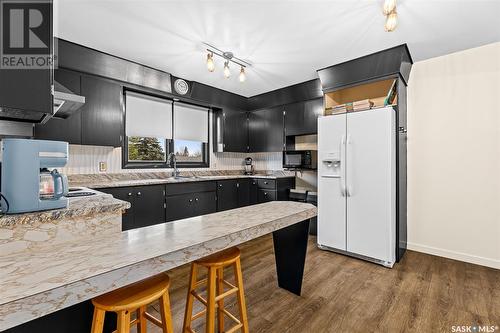 1309 King Crescent, Moose Jaw, SK - Indoor Photo Showing Kitchen With Double Sink