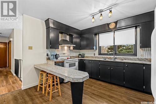 1309 King Crescent, Moose Jaw, SK - Indoor Photo Showing Kitchen