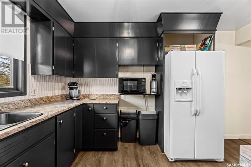 1309 King Crescent, Moose Jaw, SK - Indoor Photo Showing Kitchen