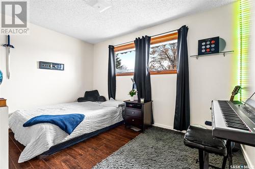 1309 King Crescent, Moose Jaw, SK - Indoor Photo Showing Bedroom