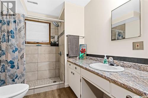 1309 King Crescent, Moose Jaw, SK - Indoor Photo Showing Bathroom