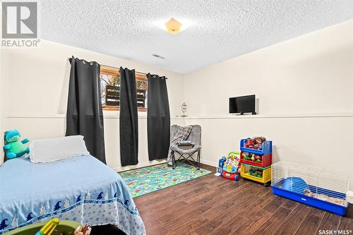 1309 King Crescent, Moose Jaw, SK - Indoor Photo Showing Bedroom