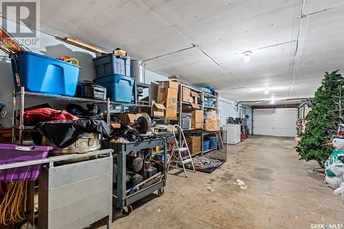 1309 King Crescent, Moose Jaw, SK - Indoor Photo Showing Garage