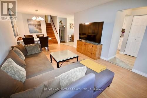 Living Room - 1800 Attawandaron Road, London, ON - Indoor Photo Showing Living Room