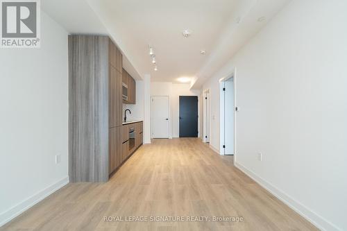 1710 - 127 Broadway Avenue, Toronto, ON - Indoor Photo Showing Other Room