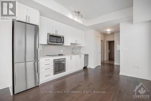 2508 - 805 Carling Avenue, Ottawa, ON - Indoor Photo Showing Kitchen