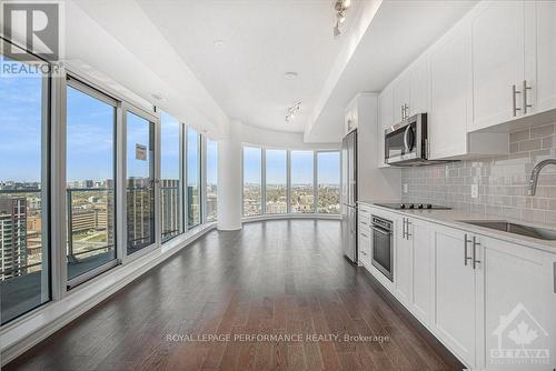 2508 - 805 Carling Avenue, Ottawa, ON - Indoor Photo Showing Kitchen With Upgraded Kitchen