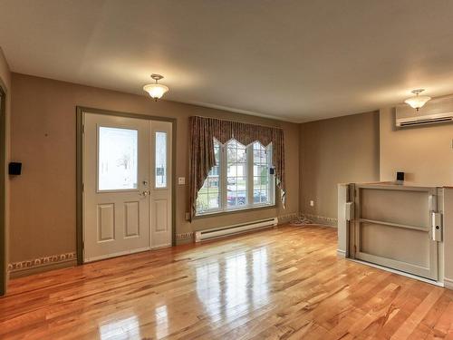 Living room - 2865 Rue Forest, Trois-Rivières, QC - Indoor Photo Showing Other Room