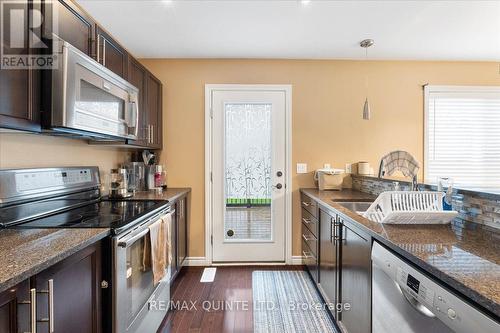 54 Princeton Place, Belleville, ON - Indoor Photo Showing Kitchen